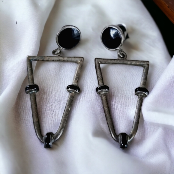 Vintage Geometric Antiqued Silver Tone Black Enamel Pierced Earrings - Picture 2 of 10